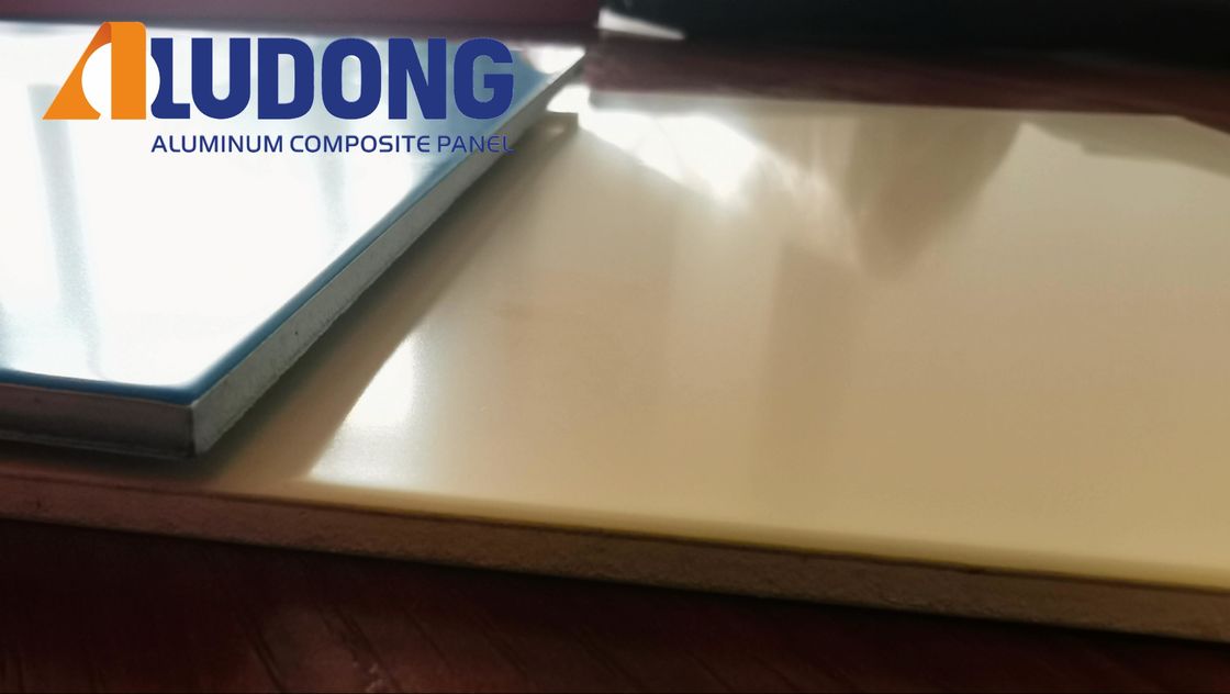 عمده فروشی آلومینیوم مواد ترکیبی پانل برای پرده دیوار درهای داخلی پناهگاه بیلبورد