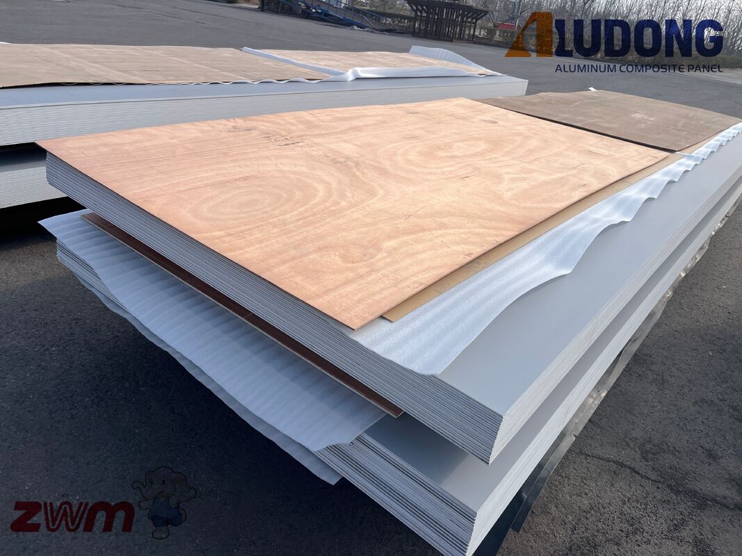 4 * 0.40mm FR B1 درجه آتش بازدار آلومینیوم پنل کامپوزیت برای مرکز خرید، هتل، ایستگاه قطار و غیره