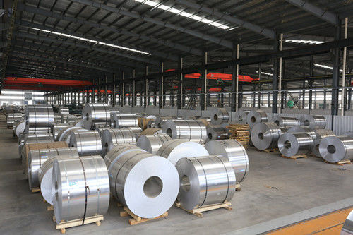 پوشش PVDF سیم پیچ آلومینیوم پیش پردازش شده برای تولید ACP تزئینات دیواری خارجی