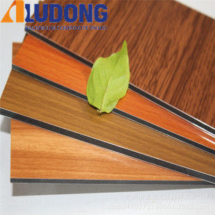 OEM فابریکه چوب دانه ACP 4mm، پوشش PVDF، سطح ضد خراش برای بیرونی داخلی دیوار پوششی فروشنده